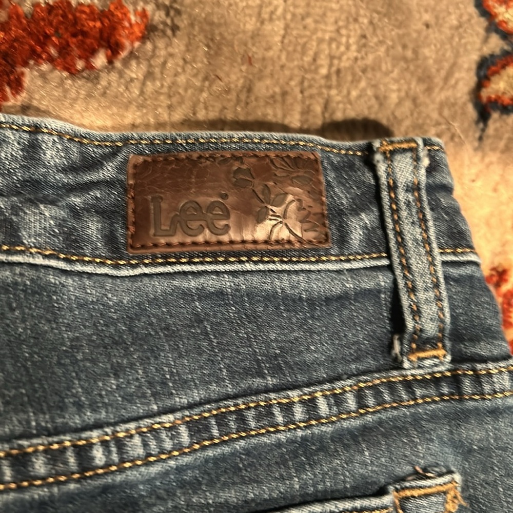 Lee Women’s Natural Bootcut Jeans Mid-Rise Like new condition Size 8 Petite - Picture 4 of 11